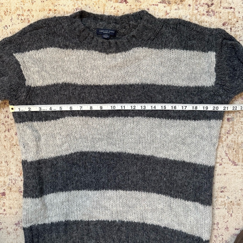 American Eagle Sweater - Picture 3 of 8